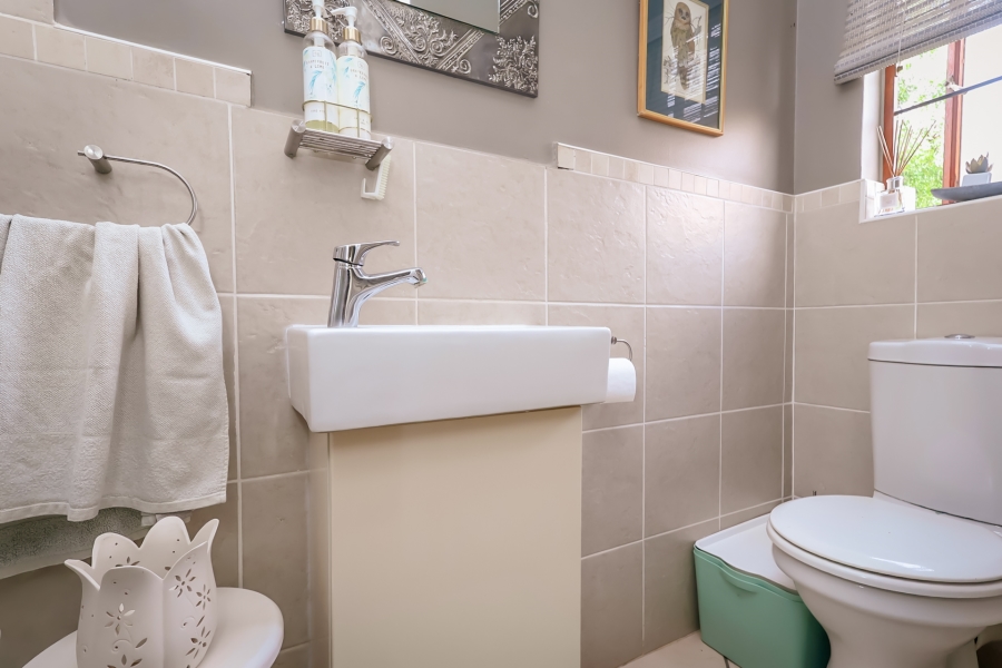 3 Bedroom Property for Sale in The Coves North West